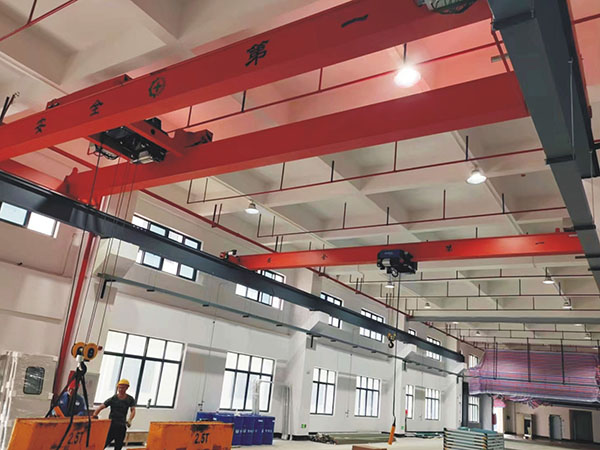 盈泰精密模具